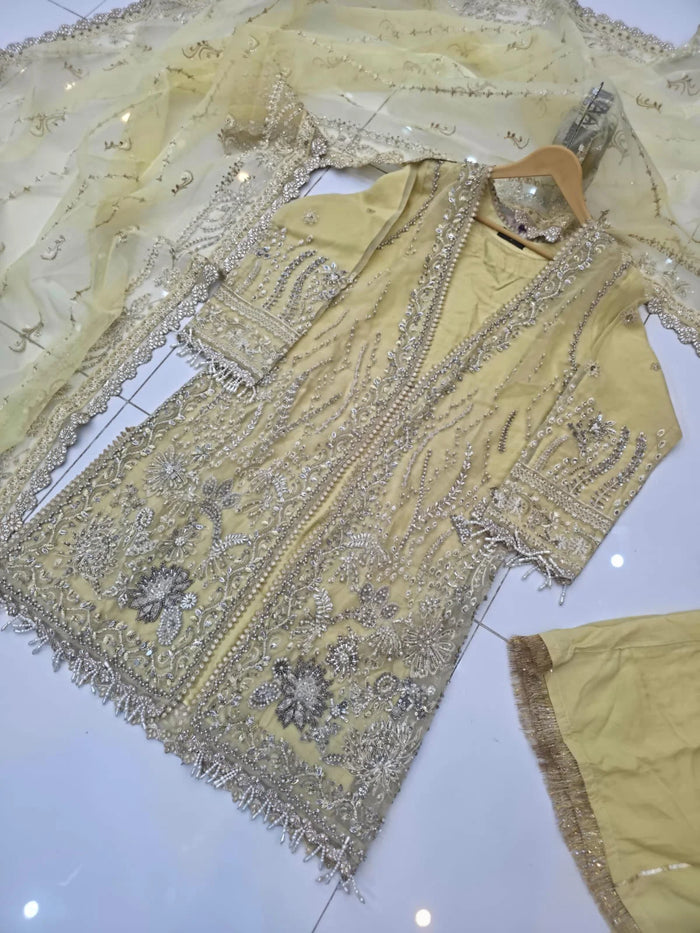 B 230 BEIGE