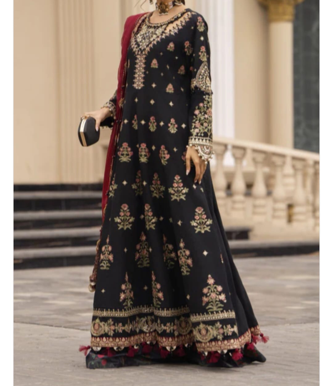 MB 092 GOWN